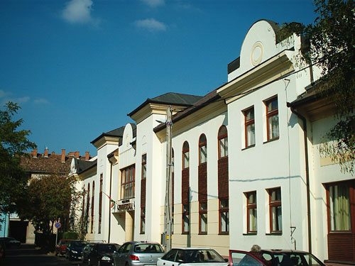 Az iskola jelenlegi épülete